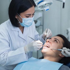 Мост в будущее улыбки: Как дентальные имплантаты возвращают уверенность и полноту жизни